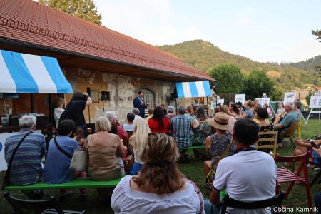 Ob Maistrovem letu izšla pesniška zbirka Maistrovih trideset (23)